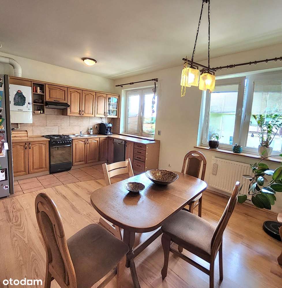 Komfortowe 4 pokoje z balkonem i garażem-1