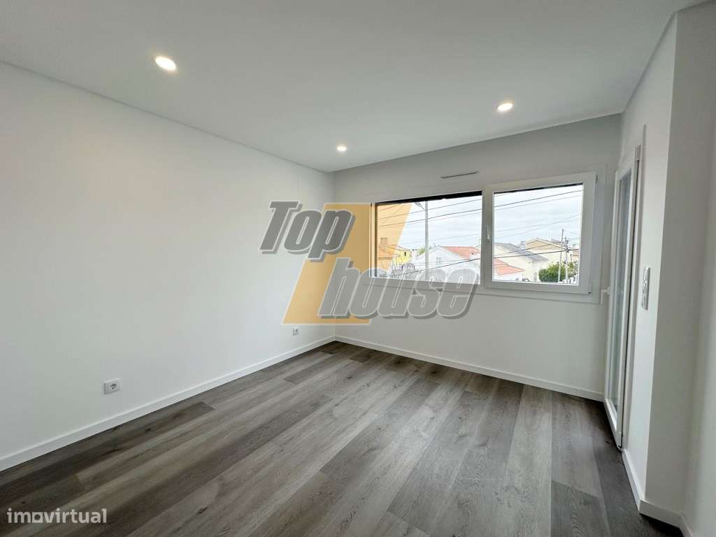 Moradia Isolada T4 Sobreda-13