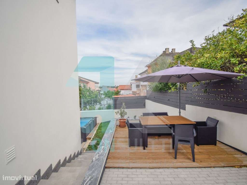 Fantástica Moradia geminada T3+1 com piscina - São Domingos de Rana-37