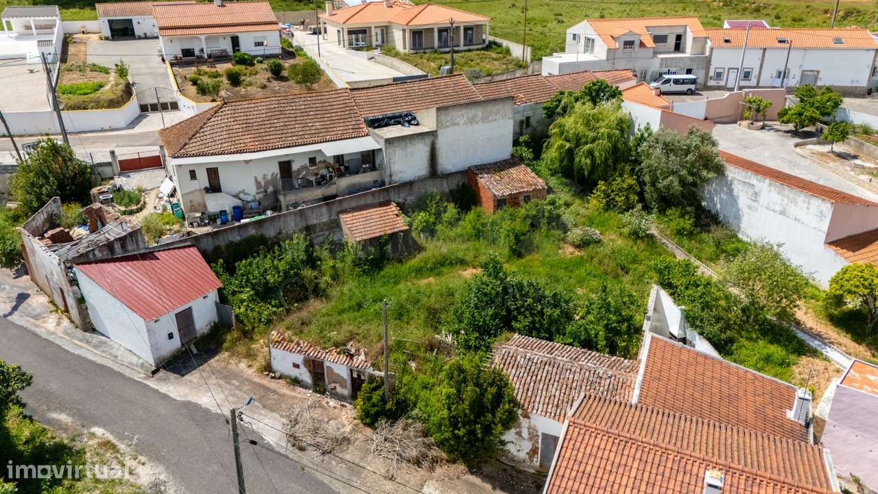 Ruína em terreno de 97,5m2 em Pêro Moniz - Grande imagem: 5/14