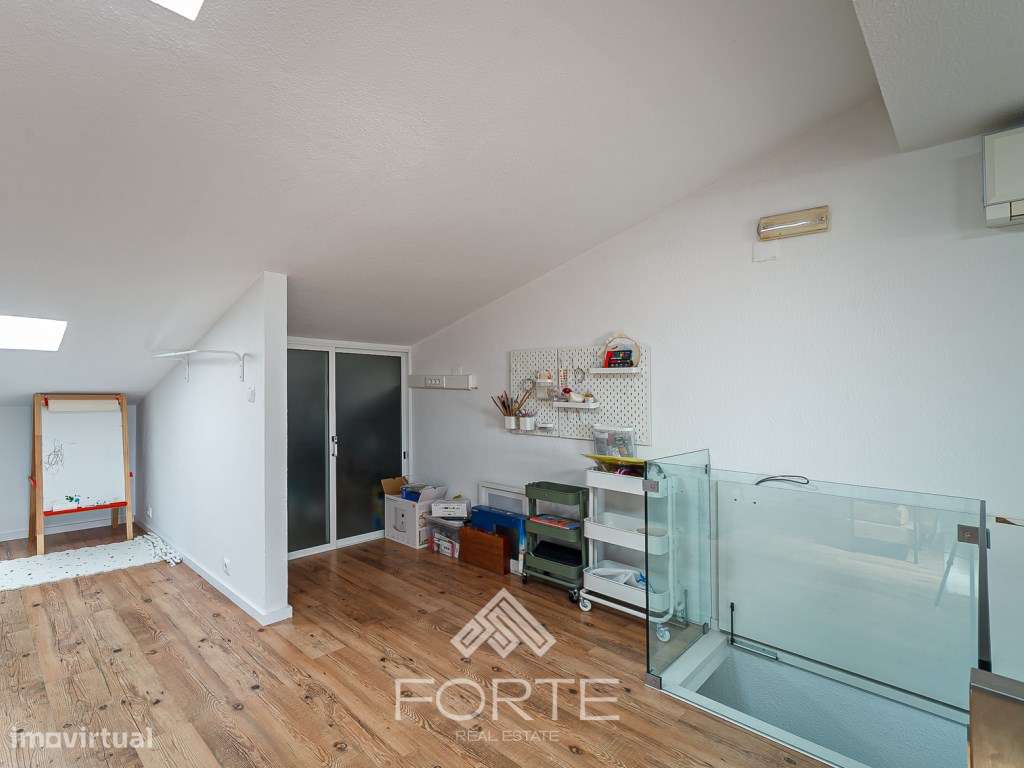 Apartamento T3 Duplex no centro de Espinho-24