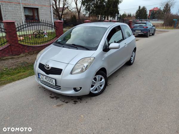 Toyota Yaris 1.3 Sol - 3