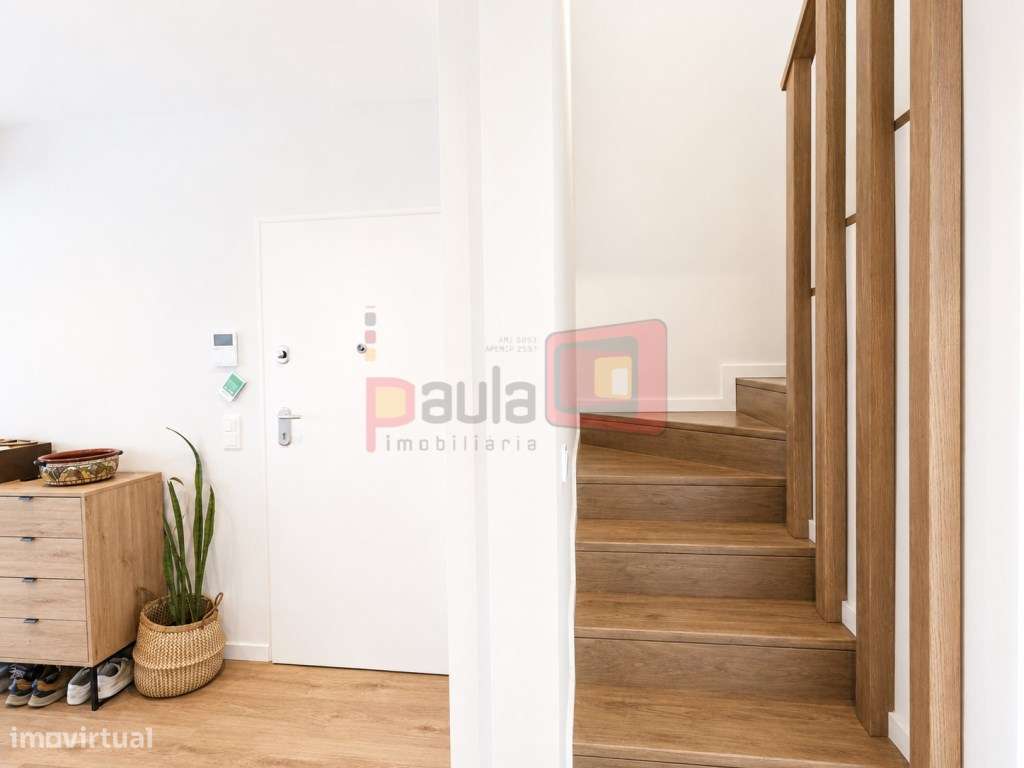 T2 + 1 DUPLEX SEMI-NOVO MONTIJO-22