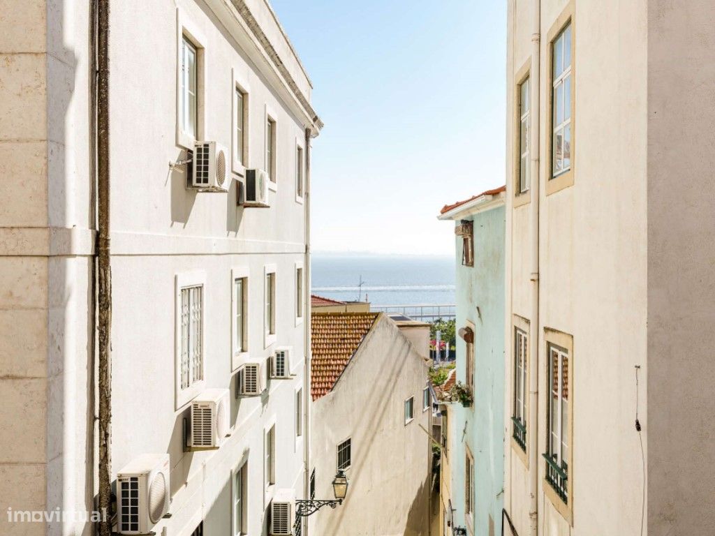 Prédio totalmente remodelado para venda em São Vicente, Lisboa - Grande imagem: 1/24