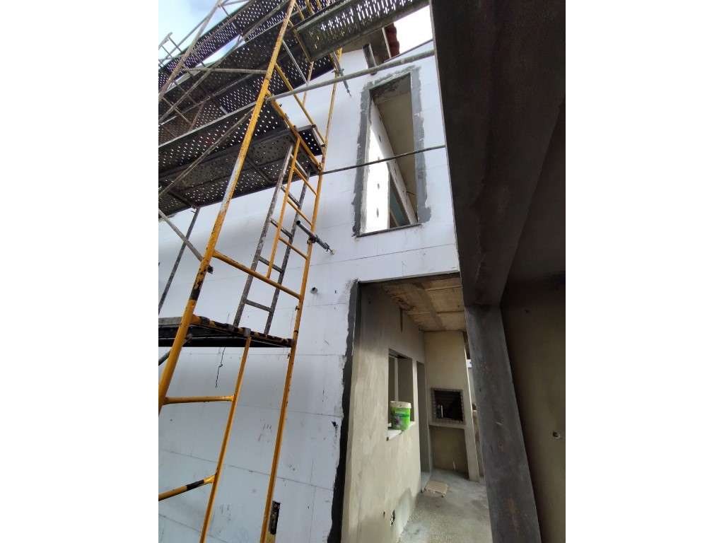 MORADIA GEMINADA Quinta do Conde com GARAGEM - Grande imagem: 4/42