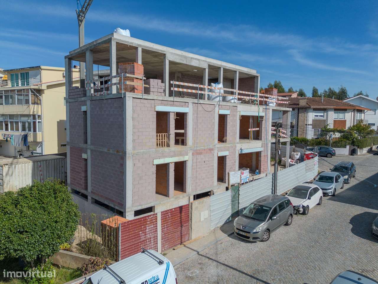 Apartamento T1 NOVO | Cedência de Posição | Junto ao Colégio CCG | Pon-15