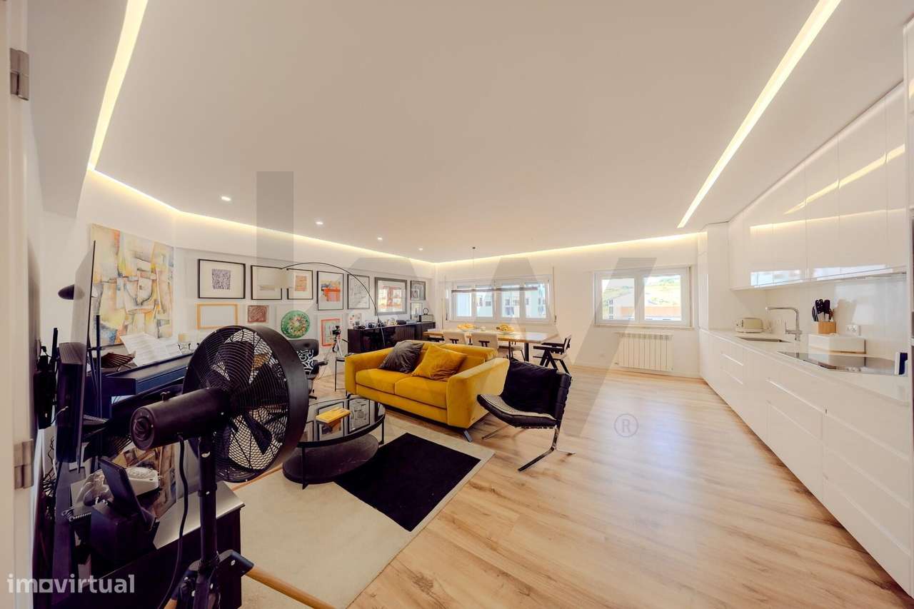 Vendo apartamento T4 totalmente renovado, com três WC, duas em suítes. - Grande imagem: 5/57