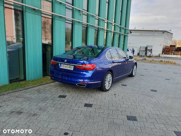 BMW Seria 7 750i xDrive - 2
