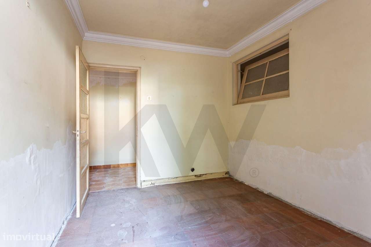 Moradia isolada para (sonhar e) remodelar | 300m2 área | Jardim à volt-30