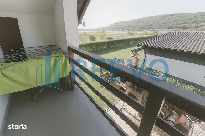 Proprietate Premium cu Două Case și Piscină în Hemeiuș-15