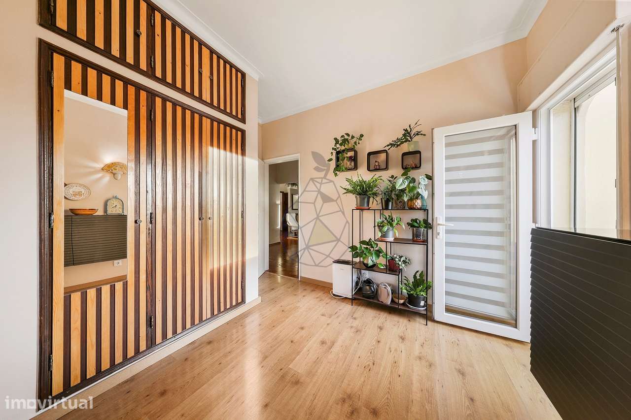 T2 em Bemposta com arrecadação privativa e terraço comum espaçoso  - A-26