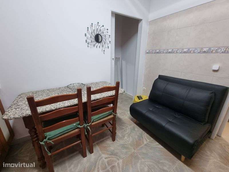 Casinha individual (só para 1 pessoa) em moradia na Granja, Vialonga - Grande imagem: 5/11