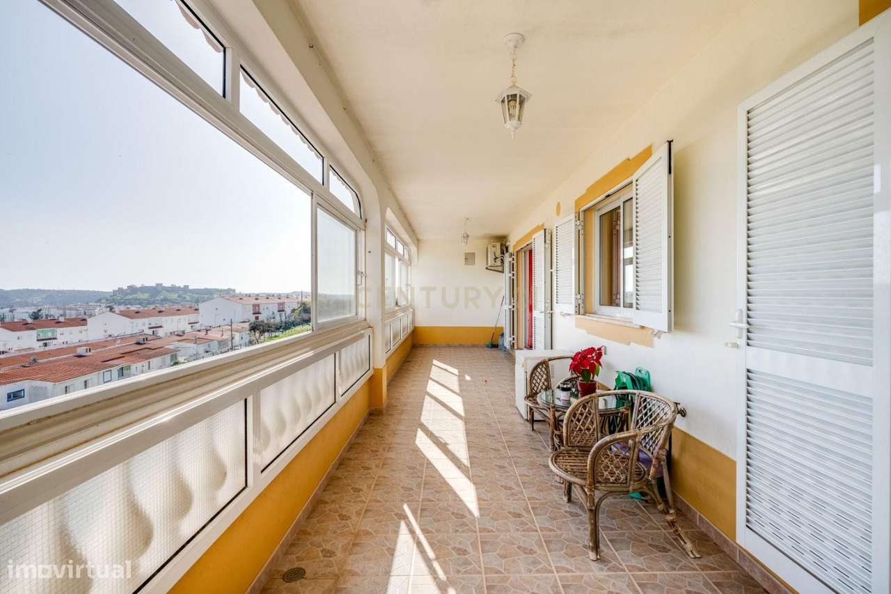Silves | T3 com Varanda Panorâmica e Áreas Surpreendentes-5