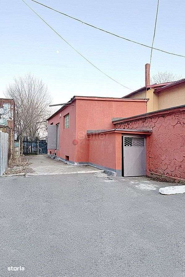 Spatiu depozitare - Imagine principală: 3/8