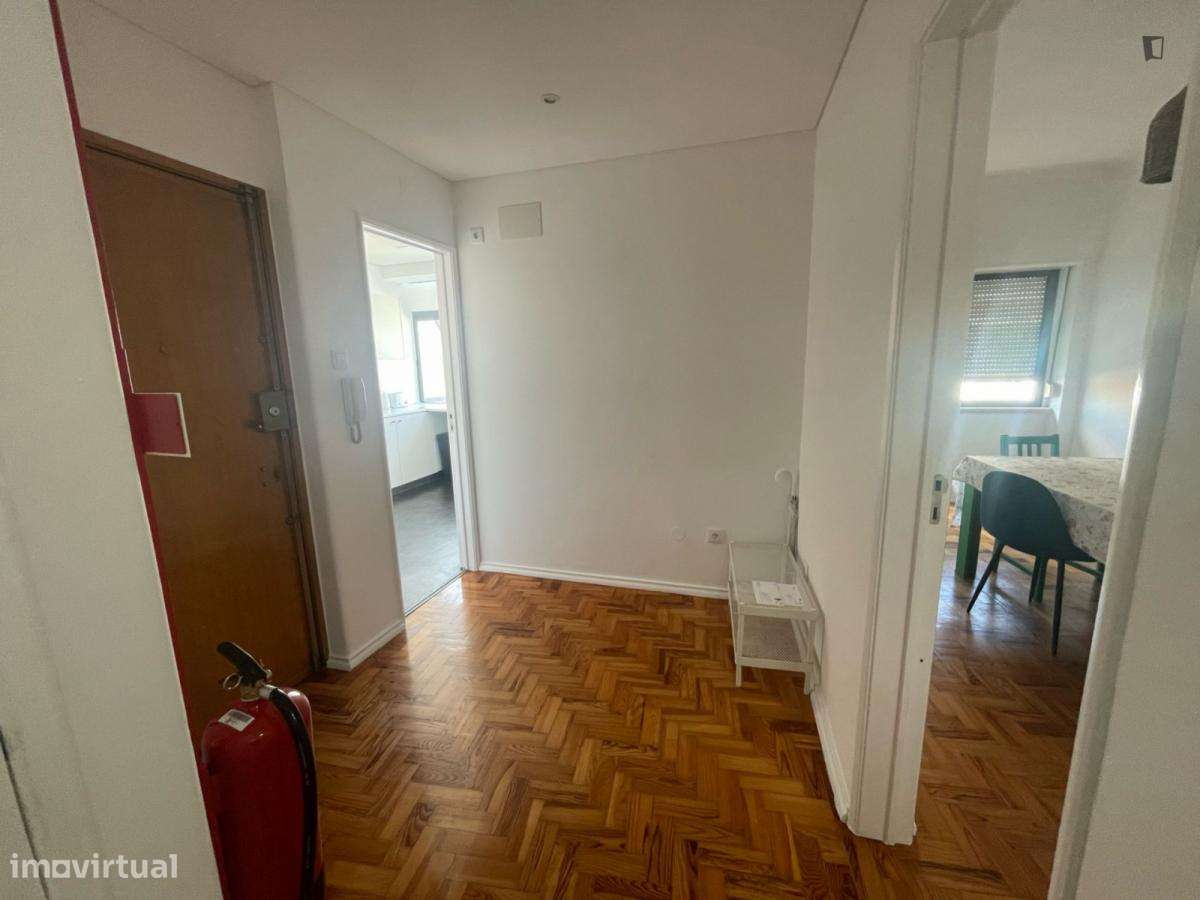 Quarto - localizado em Entrecampos Lisbon - Grande imagem: 4/8