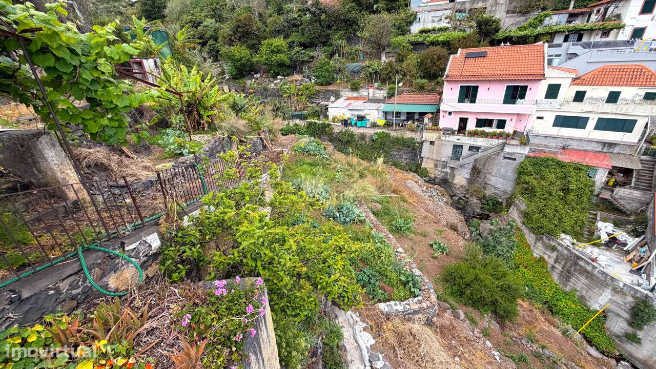 Moradia Tradicional para Recuperar com 2.300m² de Terreno | Livramento-8
