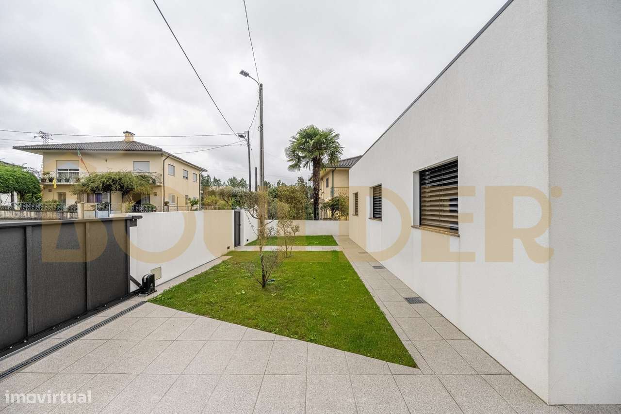 Moradia T4 de Arquitetura Moderna-15