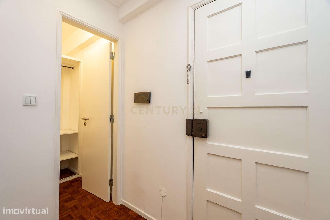 ** ESPECTACULAR APARTAMENTO T2 NA PORTELA - ARRENDAMENTO ** - Grande imagem: 2/24