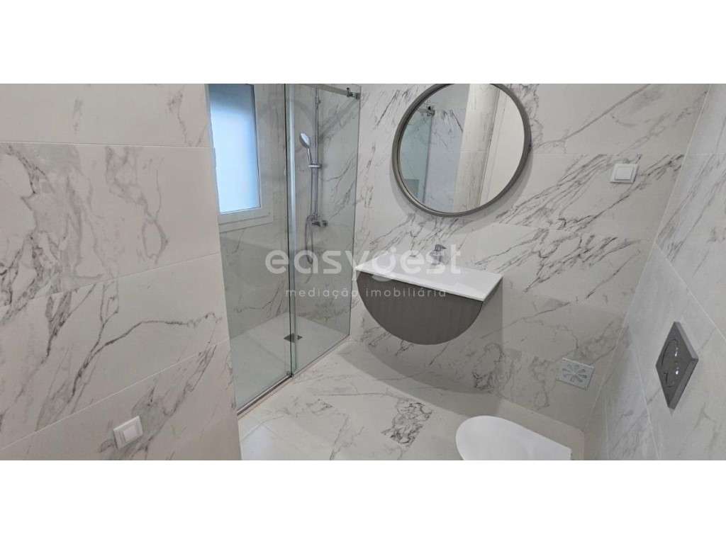 Moradia T3+1 magnífica espaçosa com piscina privativa em Amora - Grande imagem: 3/18