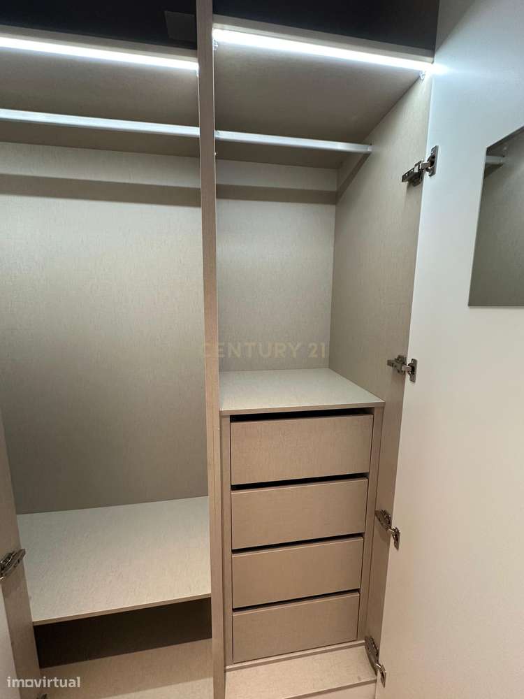 Apartamento T3 , 4º andar a venda em Mafamude , Vila Nova de Gaia, Por-18