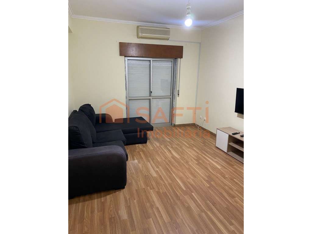 Apartamento T3 para Arrendar na Rua Alves Redol - Grande imagem: 2/21