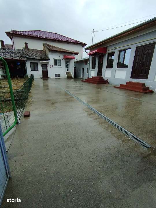 Casa de vanzare, 200 mp, zona Nicolae Romanescu - Imagine principală: 4/19