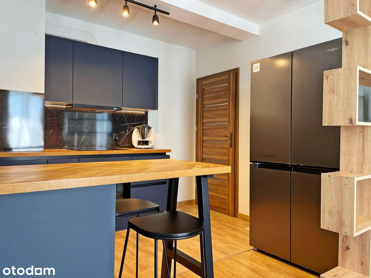 REZERWACJA ! Eleganckie mieszkanie przy lesie z miejscem postojowym-3