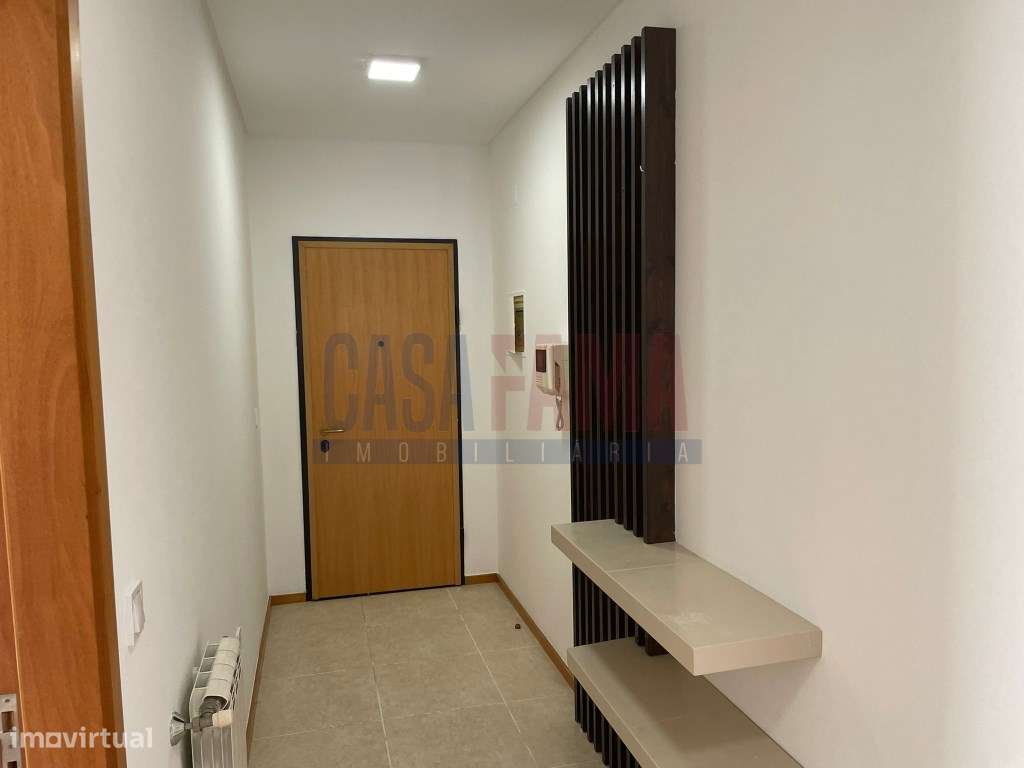 Apartamento T2 Totalmente Remodelado em Ribeirão - Vila Nova de Fam... - Grande imagem: 3/26