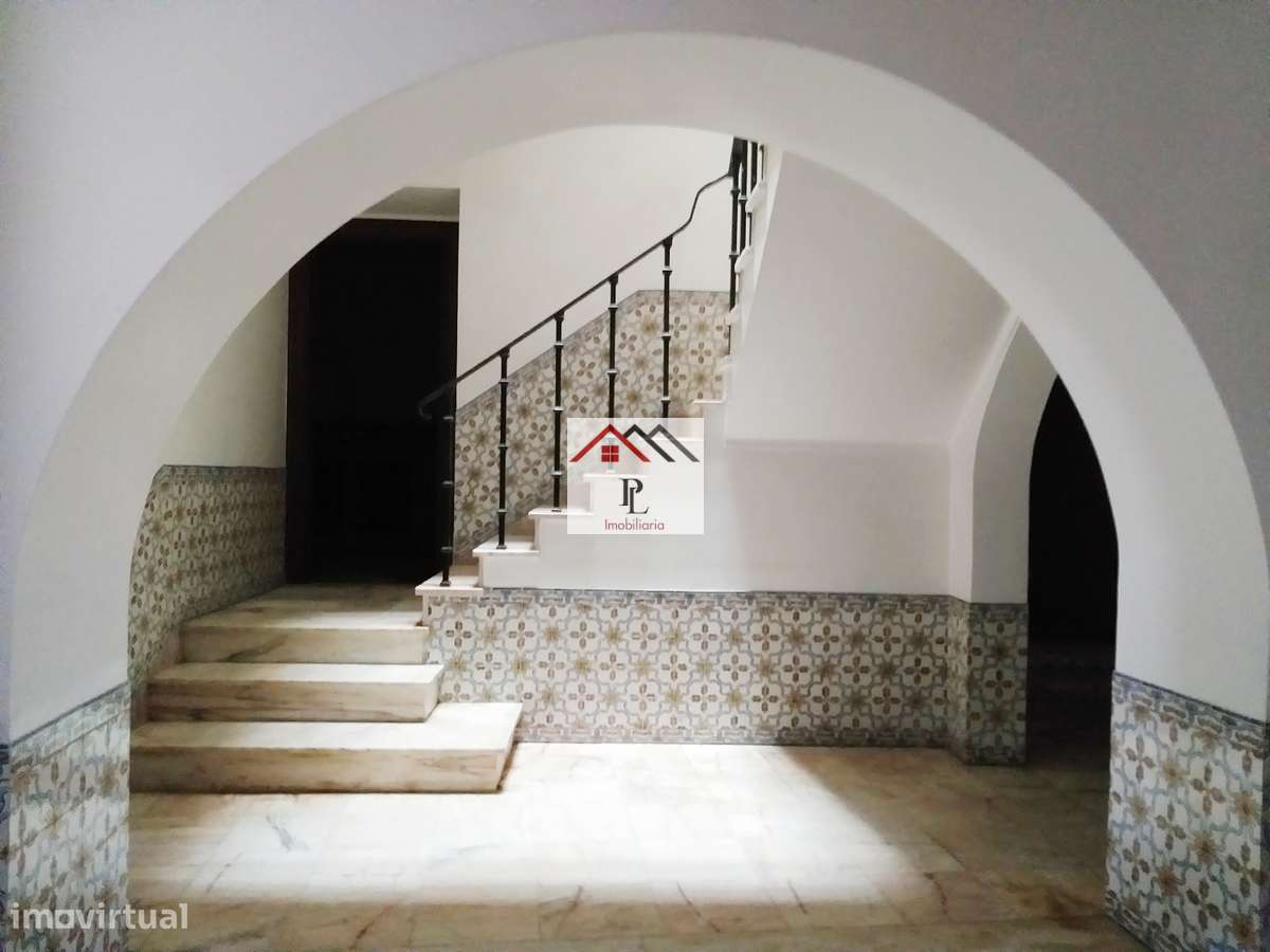 Moradia  T10 com Piscina e Logradouro (V823JB)-8