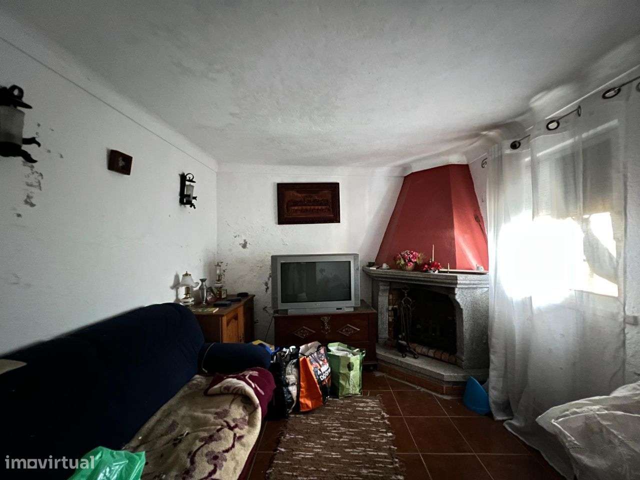 Vende-se moradia V3 na Amadora-16