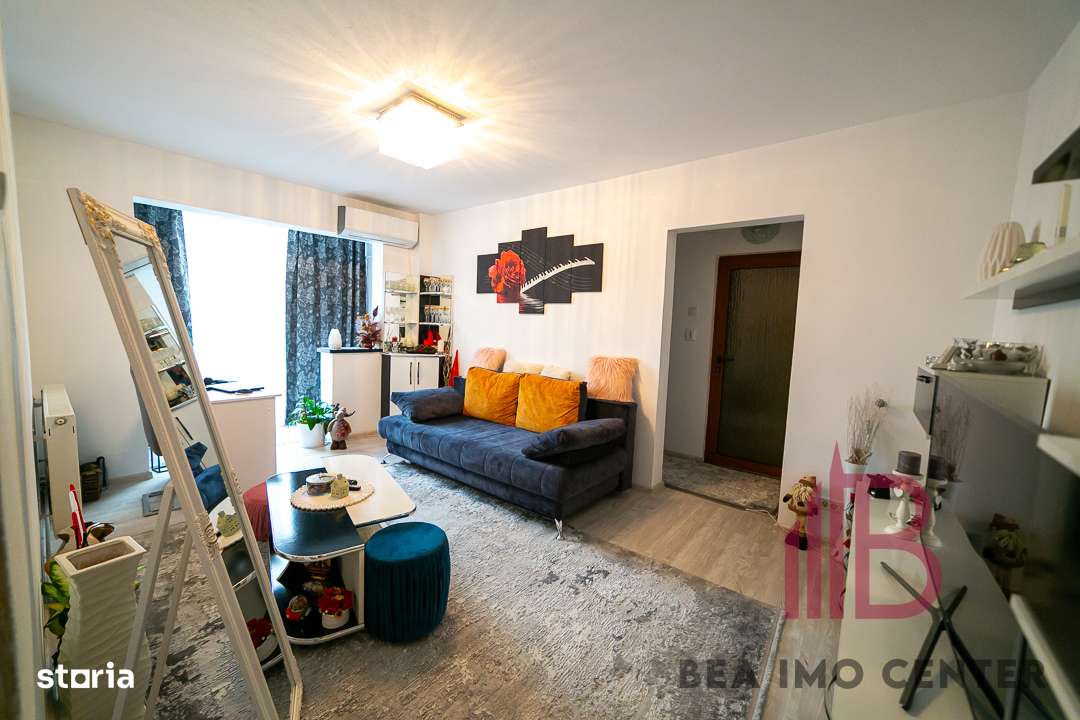 Apartament 3 camere, pus la punct în totalitate , Zona Miorița-3