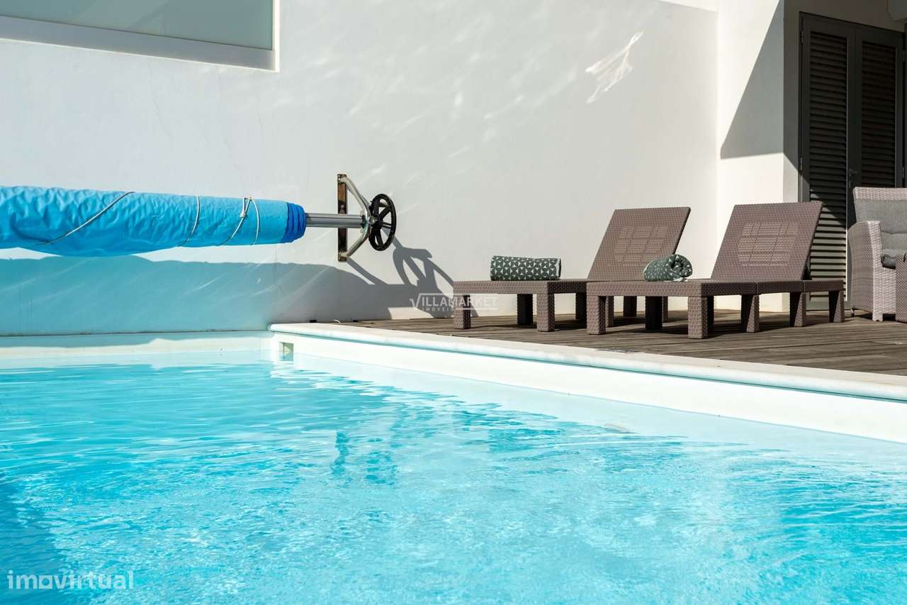 LUXUOSA VILLA V3 + 1 COM PISCINA E GARAGEM PRIVATIVA SITUADA NA CORREE-20