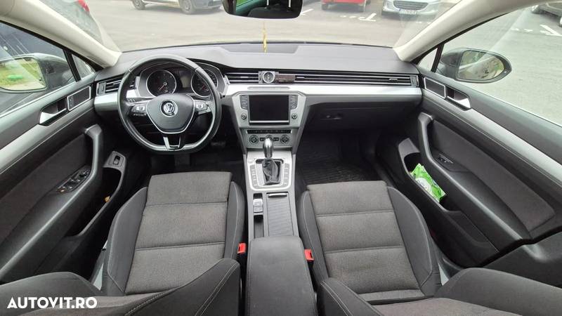 Volkswagen Passat 2.0 TDI DSG Comfortline - 4