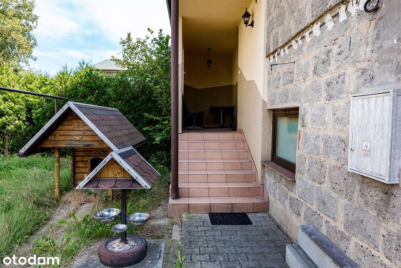 Dom w centrum miejscowości-3