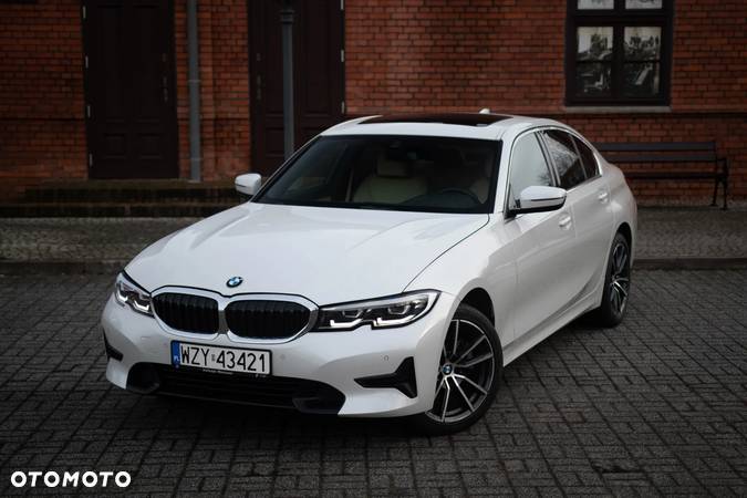 BMW Seria 3 330i xDrive Sport Line - 2