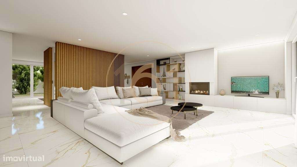 Excelente moradia T3 de 4 frentes em zona nobre de Leça da Palmeira-48