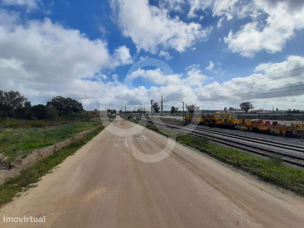 Terreno rústico classificada pelo PDM em vigor como urbanizável hab... - Grande imagem: 4/27