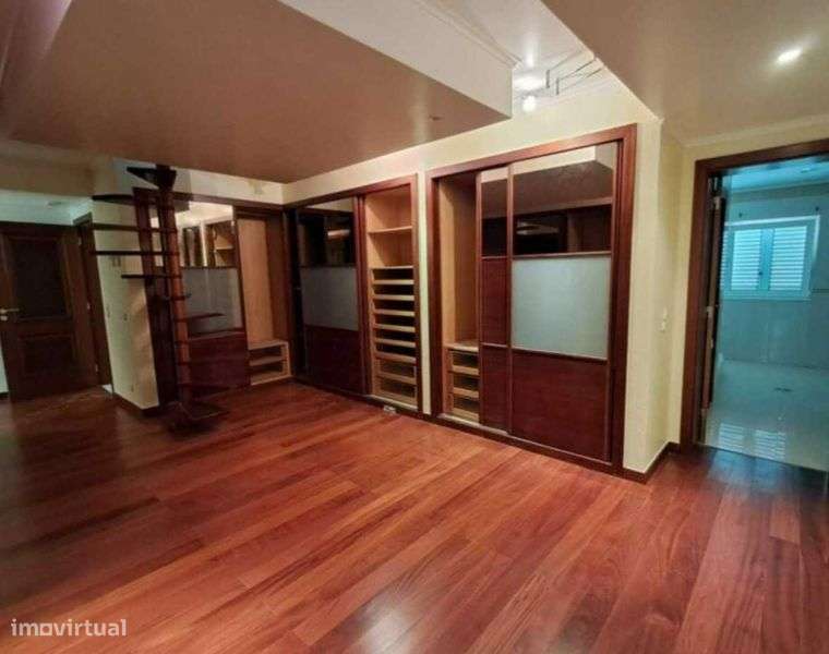 Moradia T6 de Luxo | Casal da Carregueira, Belas, Sintra - Grande imagem: 5/12