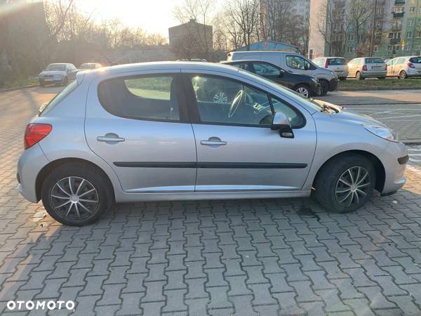 Peugeot 207 1.4 16V Trendy - 4