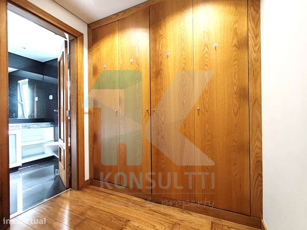 Moradia de luxo T4 com piscina no prestigiado condomínio fechado da...-13