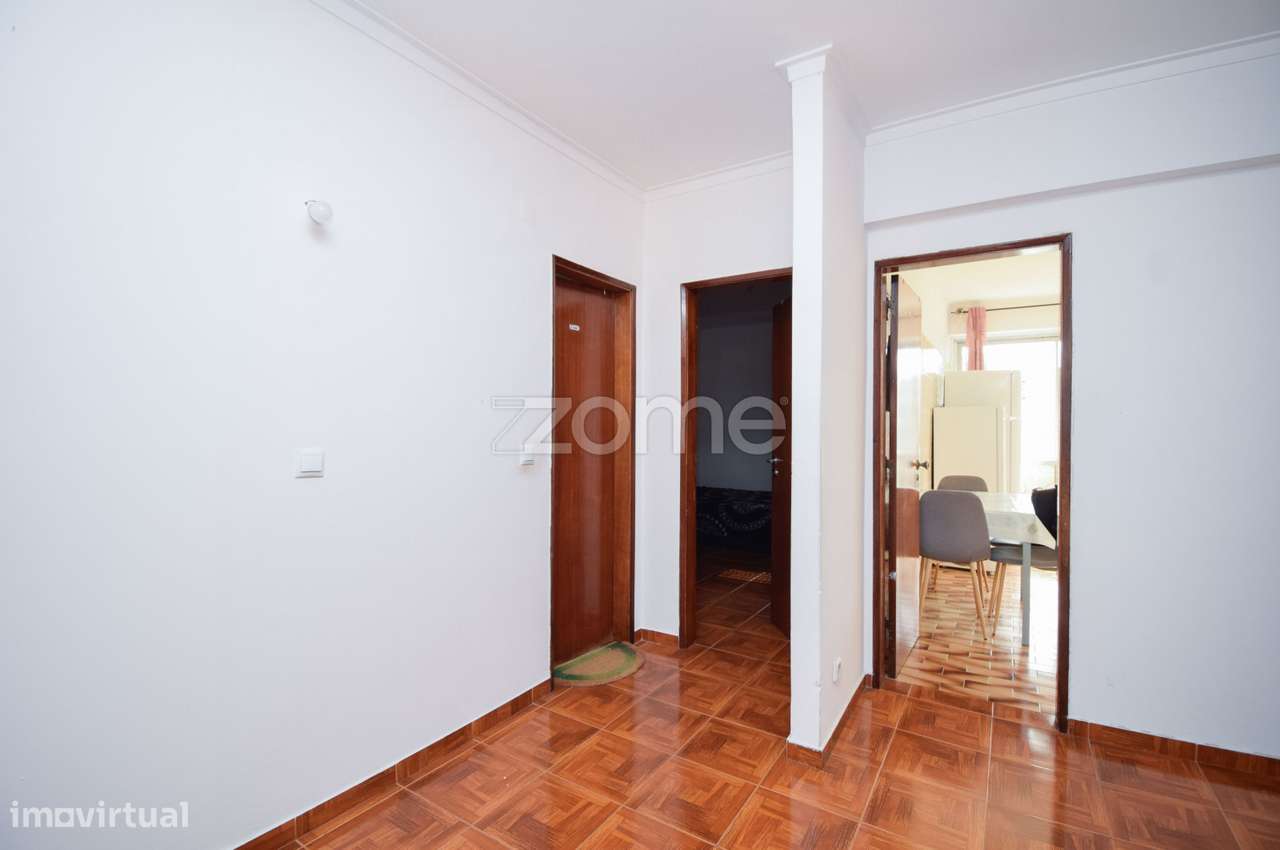 Apartamento T2 à venda no Carregado-9