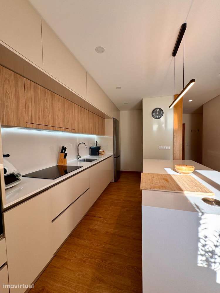 Apartamento T2 (Totalmente remodelado) Centro Póvoa de Varzim-9