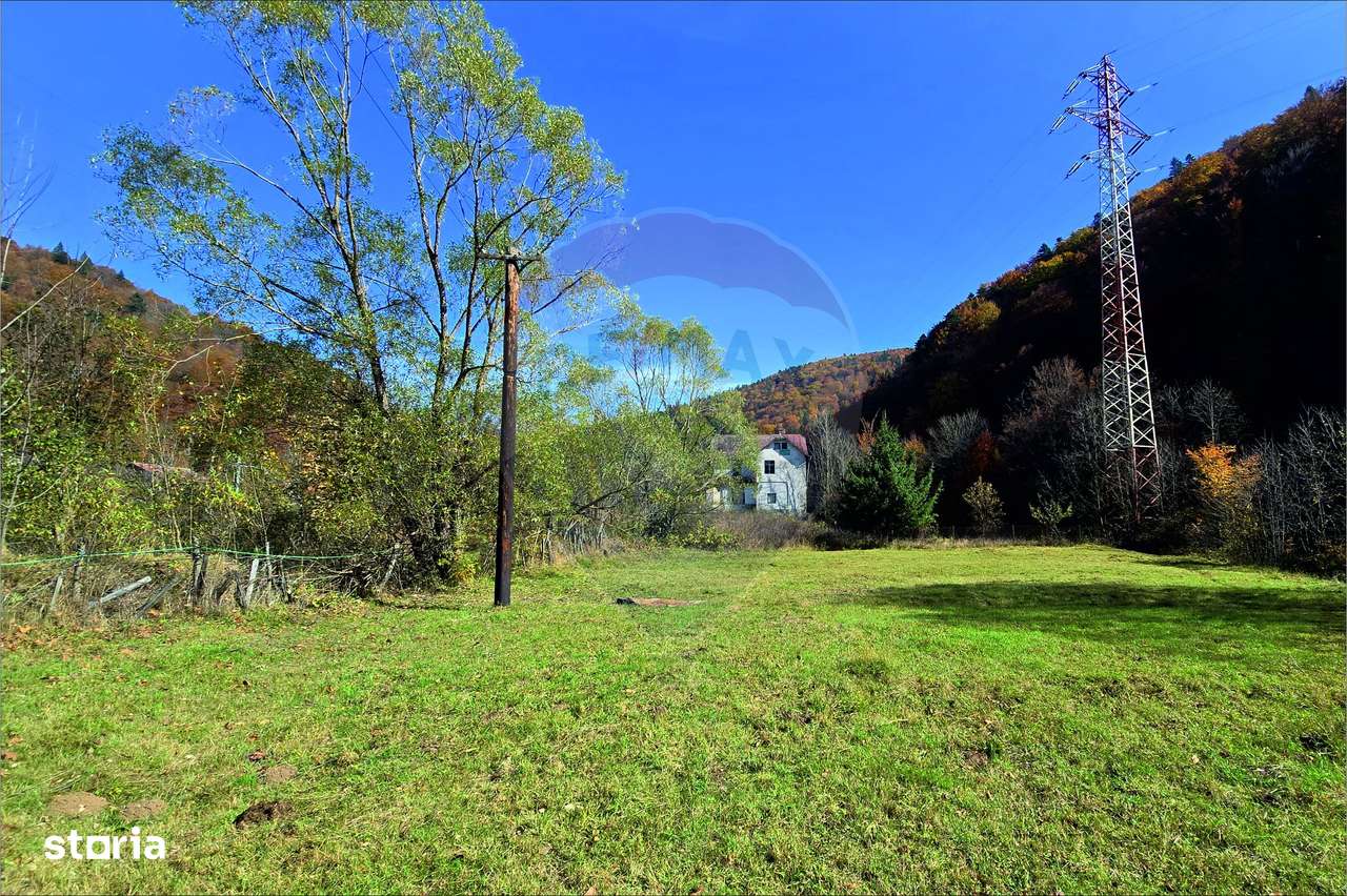 Teren intravilan cu vedere spectaculoasă spre Crucea Caraiman - Imagine principală: 5/10