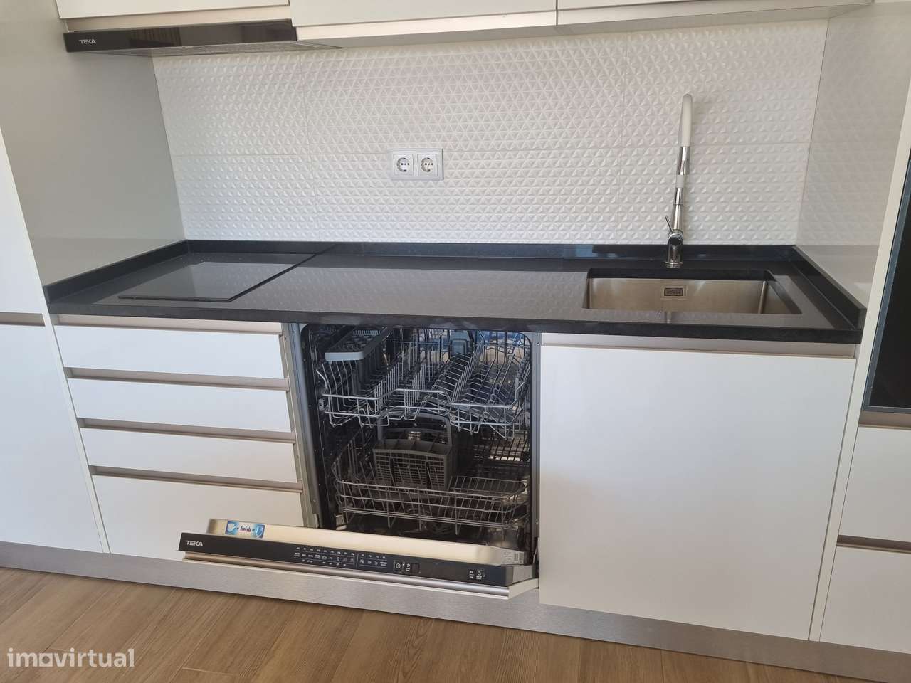 Arrenda T 1 em Frente à Praia Quarteira - Grande imagem: 5/9