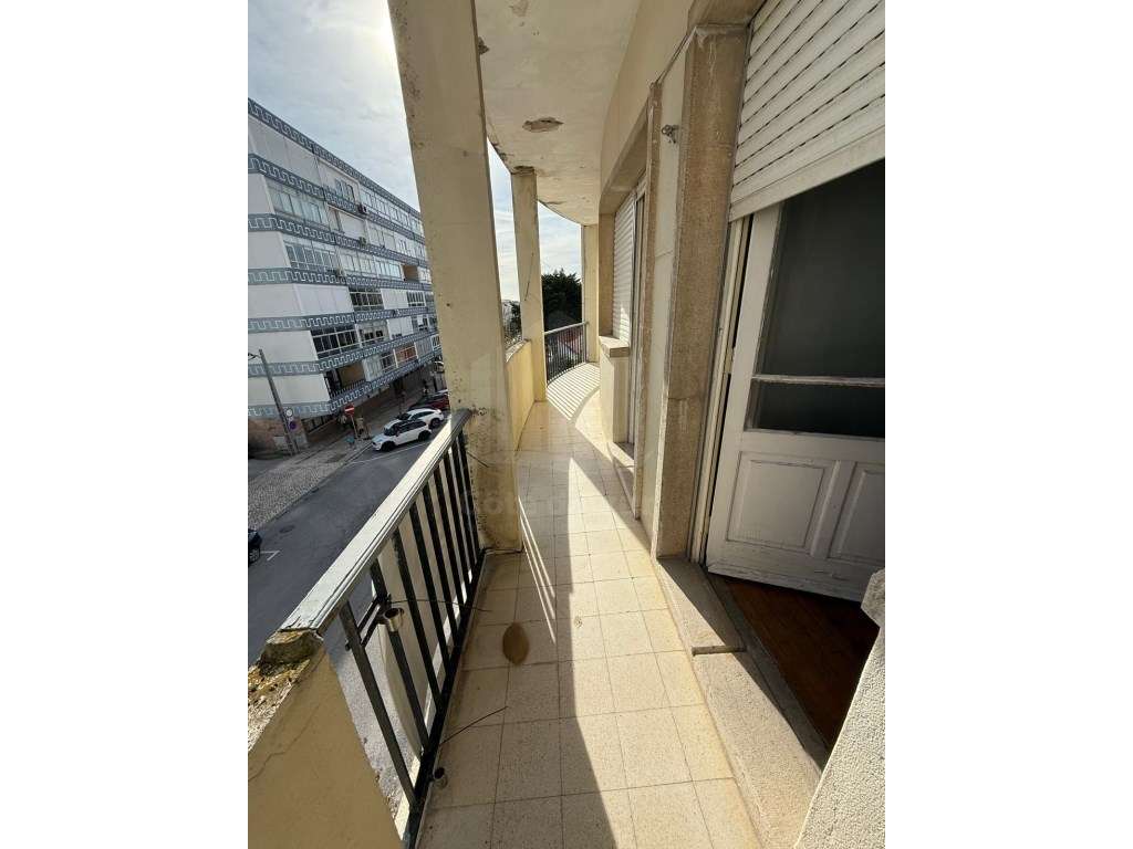 Apartamento T2 no Centro de Sesimbra-8