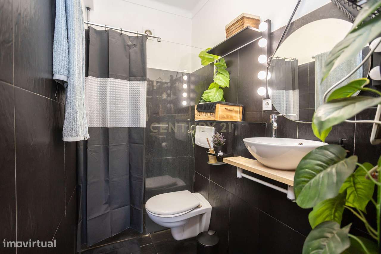 Moradia T2 Renovada com Quintal e Jardim – O Refúgio Ideal para Viver-19