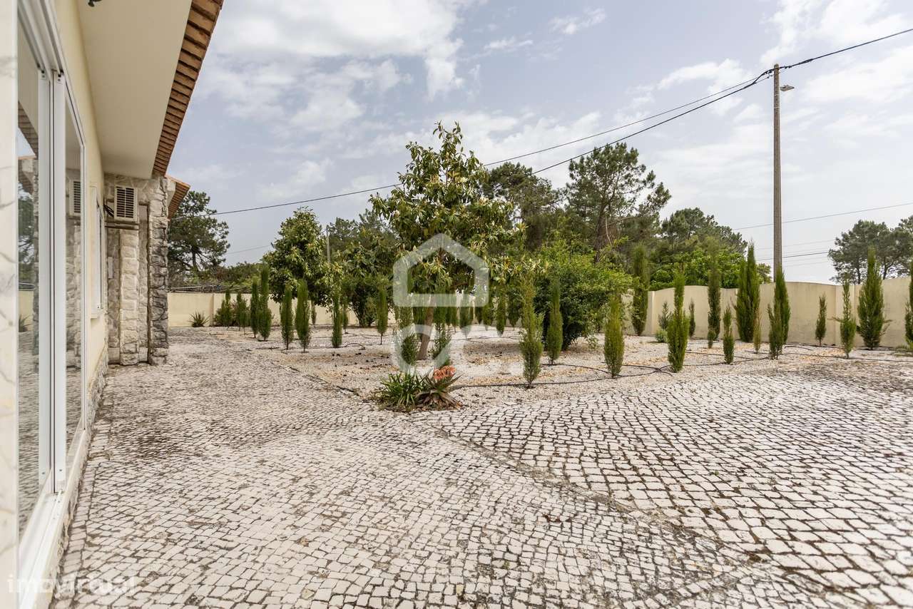 Quinta com 5 quartos com  piscina, campo de jogos e Boxs para cavalos-47