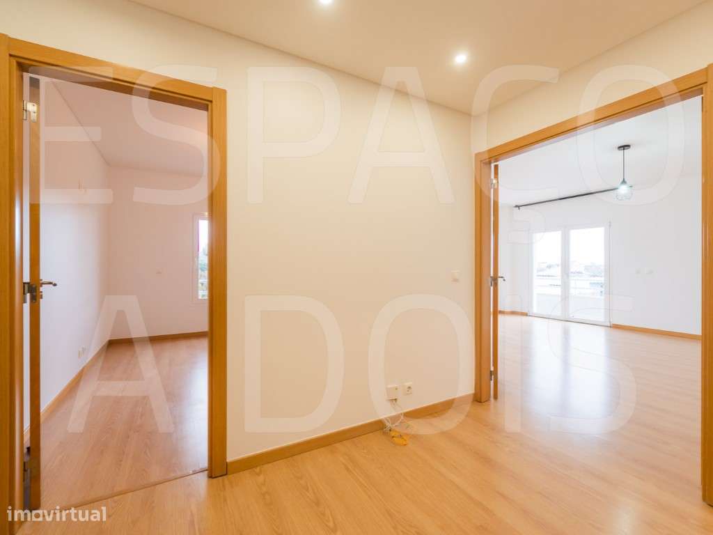 BOA LOCALIZAÇÃO, Boas áreas. Excelente estado (pintura a estrear!).... - Grande imagem: 3/60