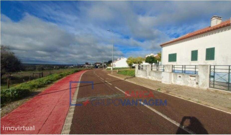 Lote de terreno urbano infraestruturado, destinado à construção de... - Grande imagem: 5/8