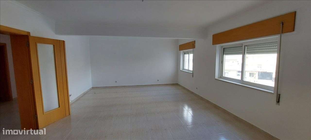 Apartamento em zona central da Azambuja - Grande imagem: 4/17